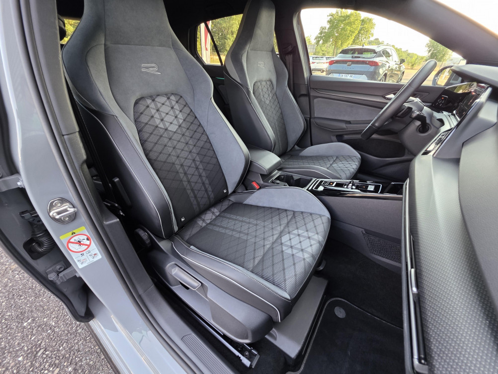 Acheter Volkswagen Golf Golf 1.5 eTSI EVO2 150 DSG7 R-Line 5p occasion dans les concessions du Groupe Faurie