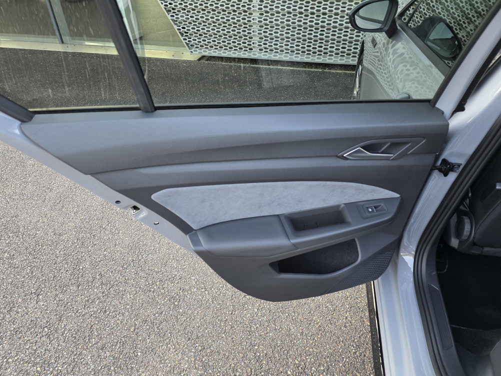Acheter Volkswagen Golf Golf 1.5 eTSI EVO2 150 DSG7 R-Line 5p occasion dans les concessions du Groupe Faurie