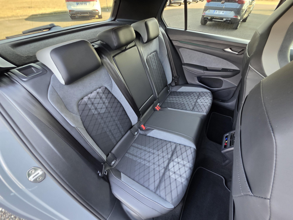 Acheter Volkswagen Golf Golf 1.5 eTSI EVO2 150 DSG7 R-Line 5p occasion dans les concessions du Groupe Faurie