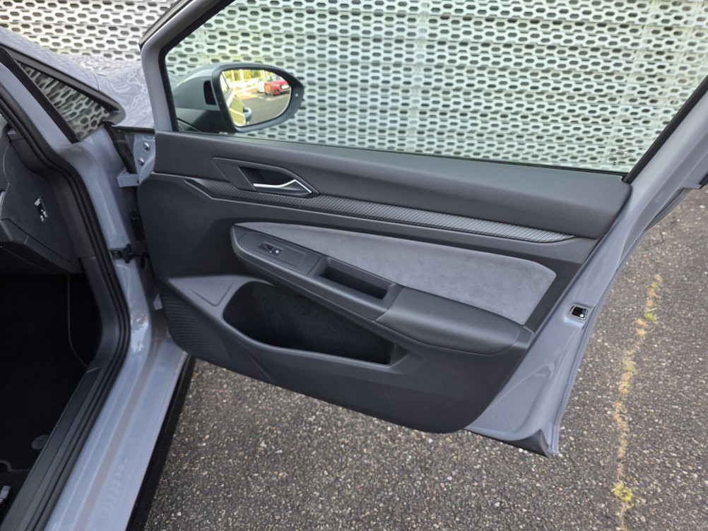 Acheter Volkswagen Golf Golf 1.5 eTSI EVO2 150 DSG7 R-Line 5p occasion dans les concessions du Groupe Faurie