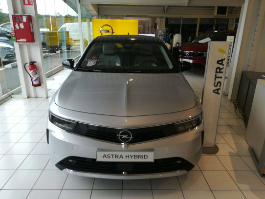Acheter Opel Astra Astra Hybrid 180 ch BVA8 Elegance Business 5p neuve* dans les concessions du Groupe Faurie