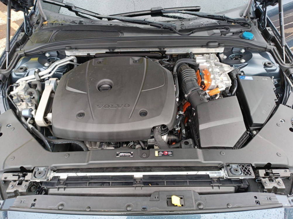Acheter Volvo V60 V60 T8 Twin Engine 303 ch + 87 ch Geartronic 8 Inscription 5p occasion dans les concessions du Groupe Faurie