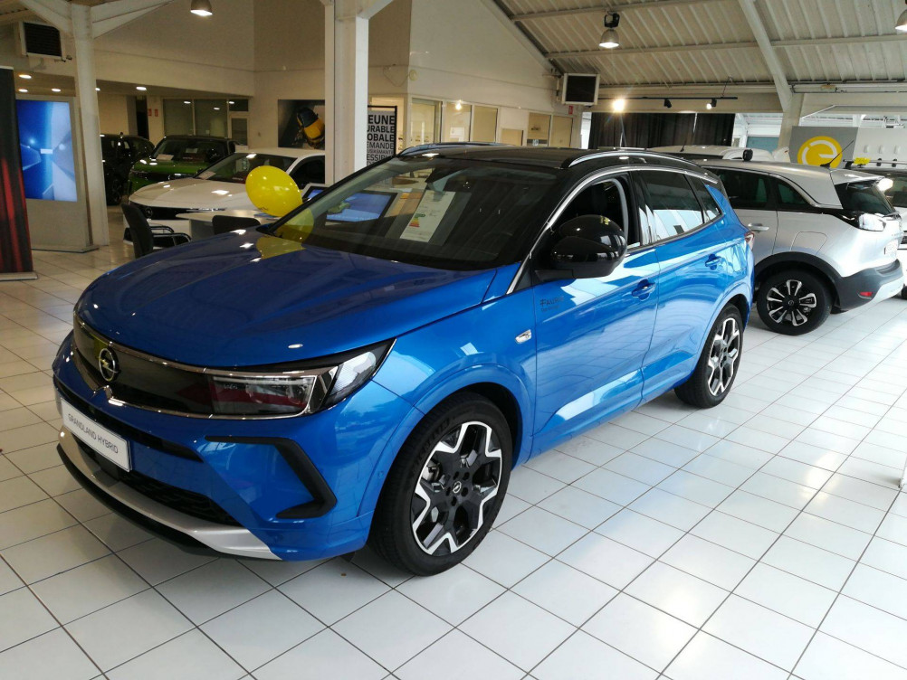 Acheter Opel Grandland Grandland Hybrid4 300 ch AWD BVA8 Ultimate 5p neuf dans les concessions du Groupe Faurie