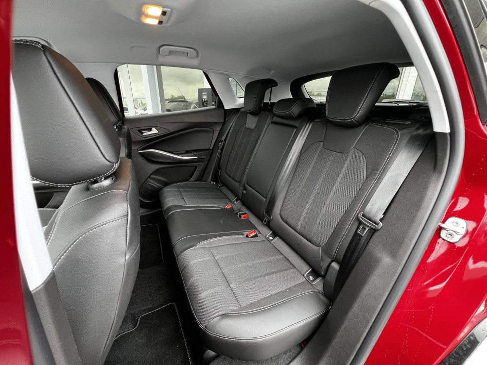 Acheter Opel Grandland Grandland 1.2 Turbo Hybrid 136 ch e-DCT6 GS 5p neuf dans les concessions du Groupe Faurie