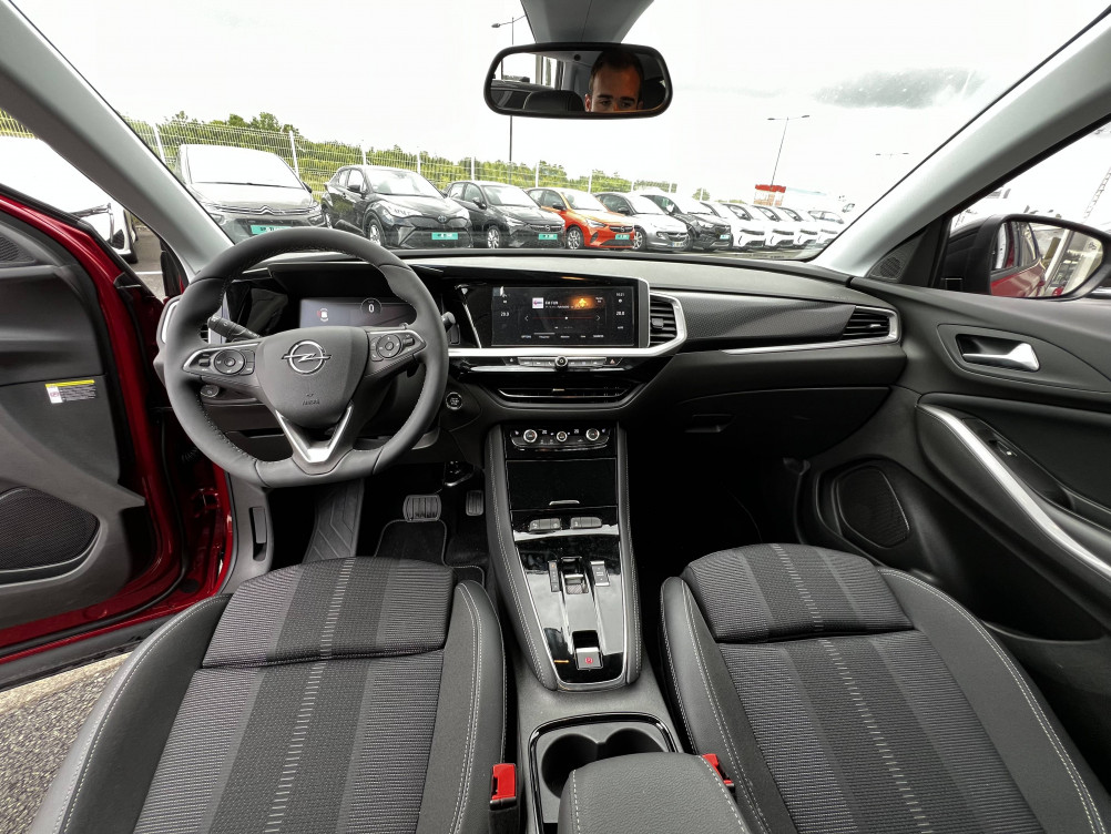 Acheter Opel Grandland Grandland 1.2 Turbo Hybrid 136 ch e-DCT6 GS 5p neuf dans les concessions du Groupe Faurie
