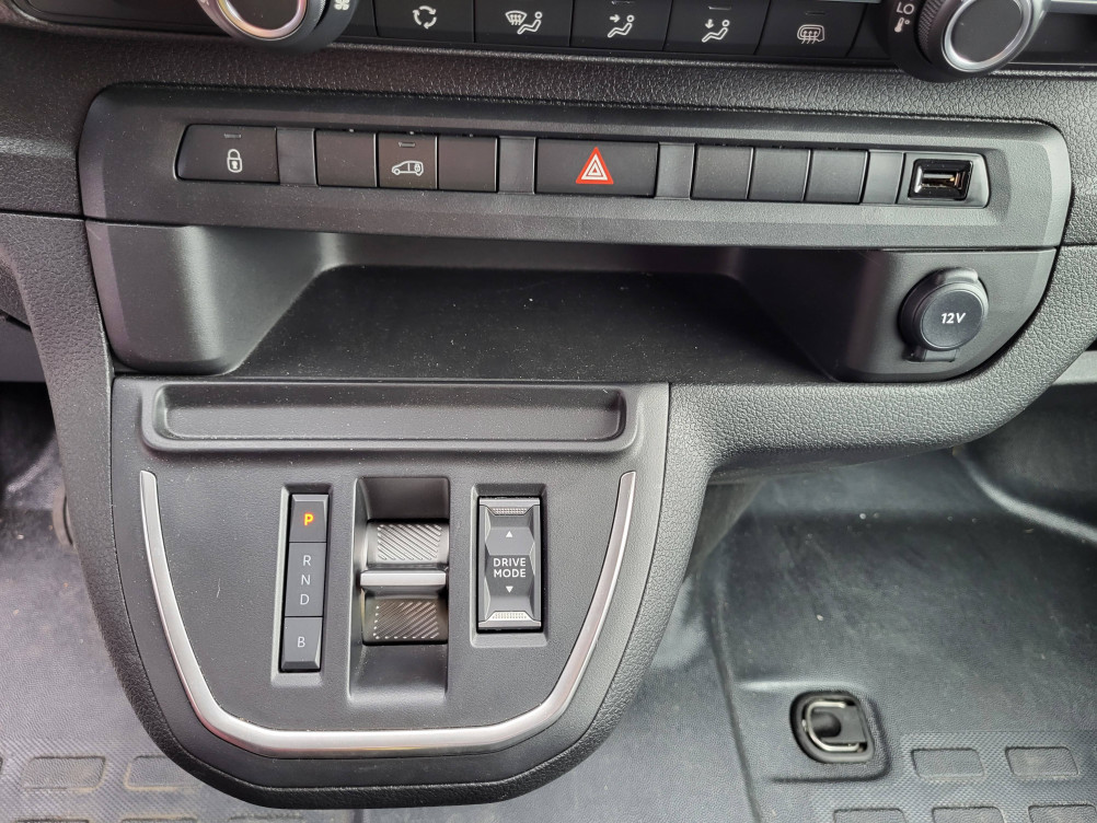 Acheter Opel Vivaro VIVARO-E FGN TAILLE M ELECTRIQUE 100 KW BATTERIE 75 KWH  4p neuf dans les concessions du Groupe Faurie
