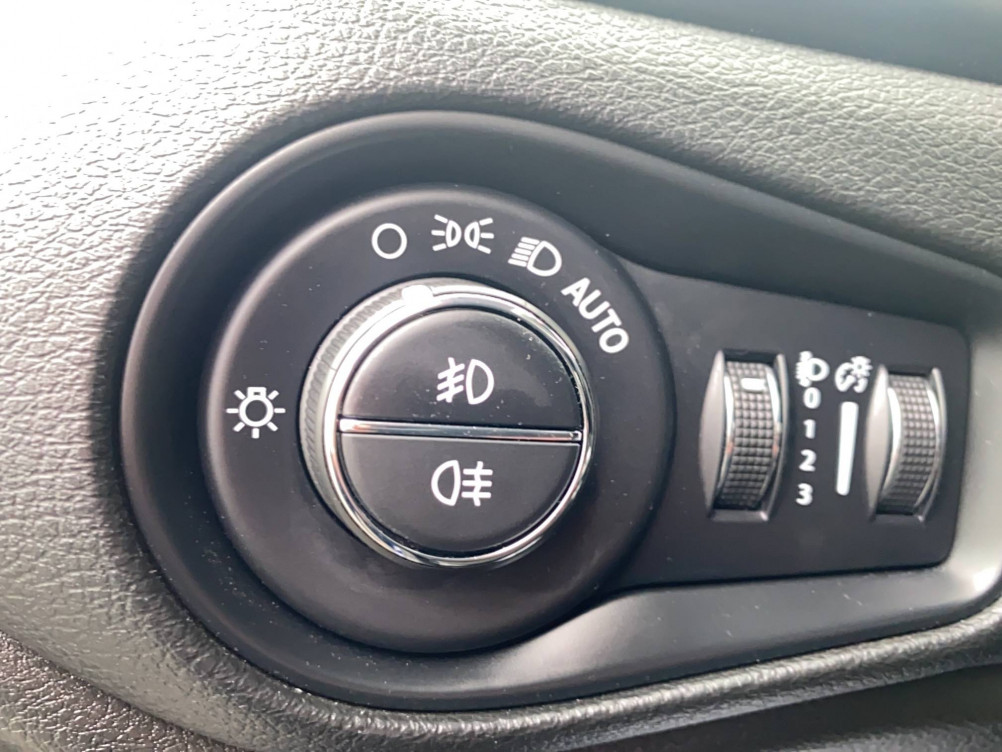Acheter Jeep Renegade Renegade 1.6 I Multijet 130 ch BVM6 Limited 5p occasion dans les concessions du Groupe Faurie