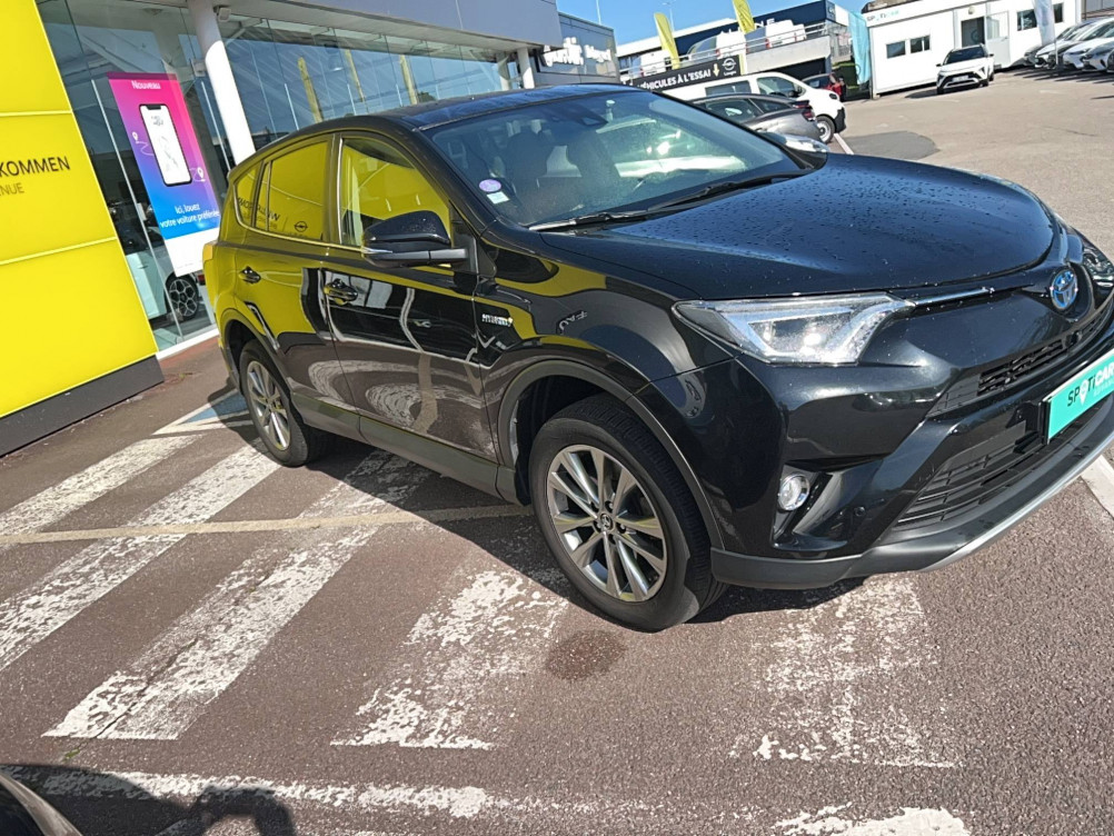 Acheter Toyota RAV4 RAV4 Hybride 197ch 2WD Lounge 5p occasion dans les concessions du Groupe Faurie