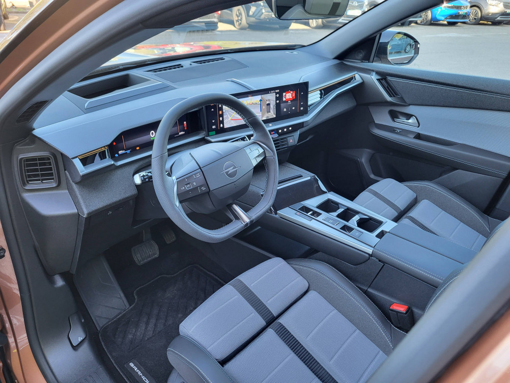 Acheter Opel Grandland Grandland Electrique 213 ch & Batterie 73 kWh GS 5p neuf dans les concessions du Groupe Faurie