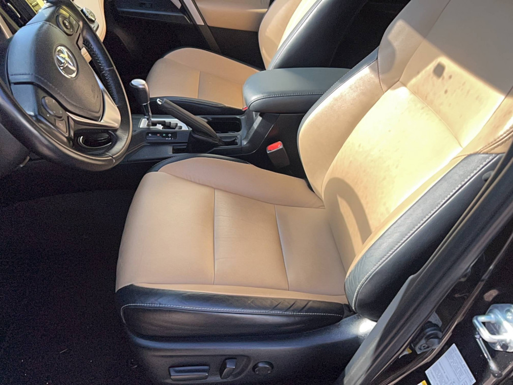 Acheter Toyota RAV4 RAV4 Hybride 197ch 2WD Lounge 5p occasion dans les concessions du Groupe Faurie