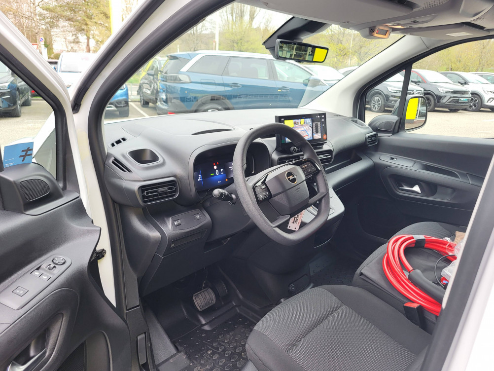 Acheter Opel Combo Cargo COMBO-E CARGO M 800 KG ELECTRIQUE 100 KW BATTERIE 51 KWH  4p neuf dans les concessions du Groupe Faurie