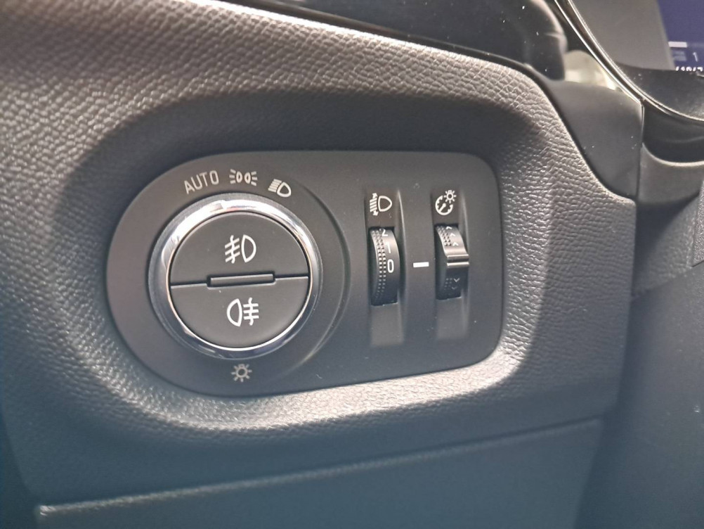 Acheter Opel Corsa Corsa 1.5 Diesel 100 ch BVM6 Elegance 5p occasion dans les concessions du Groupe Faurie