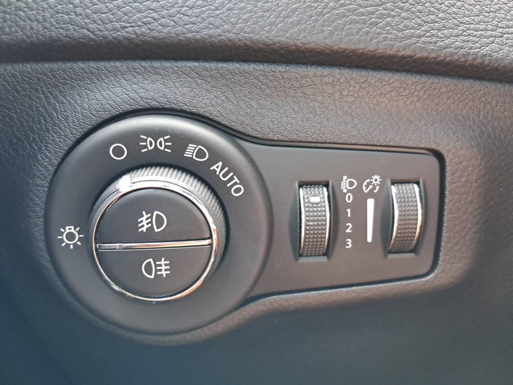 Acheter Jeep Compass Compass 1.6 I MultiJet II 120 ch BVM6 Limited 5p occasion dans les concessions du Groupe Faurie