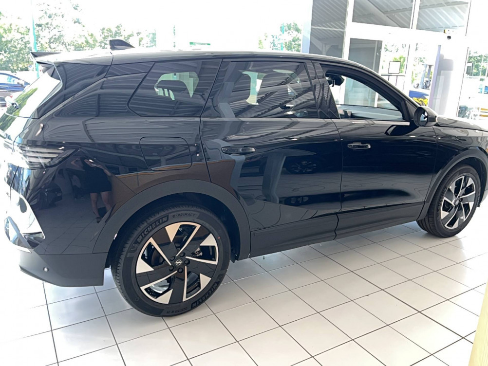 Acheter Opel Grandland Grandland 1.2 Turbo Hybrid 136 ch e-DCT6 GS 5p neuf dans les concessions du Groupe Faurie