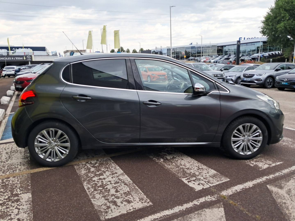 Acheter Peugeot 208 208 1.2 PureTech 82ch BVM5 Allure 5p occasion dans les concessions du Groupe Faurie