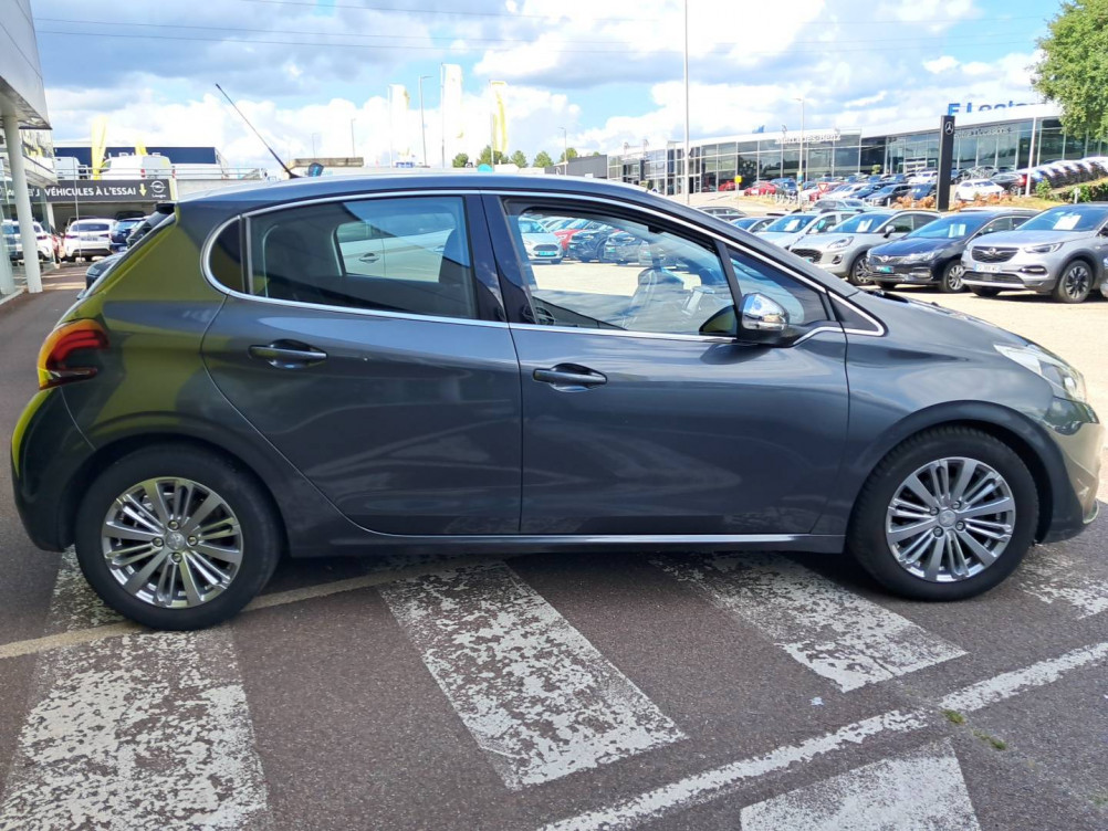 Acheter Peugeot 208 208 1.6 e-HDi 115ch FAP BVM6 Allure 5p occasion dans les concessions du Groupe Faurie