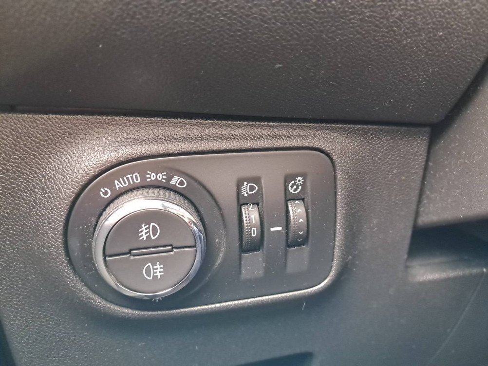 Acheter Opel Corsa Corsa 1.4 90 ch Edition 5p occasion dans les concessions du Groupe Faurie
