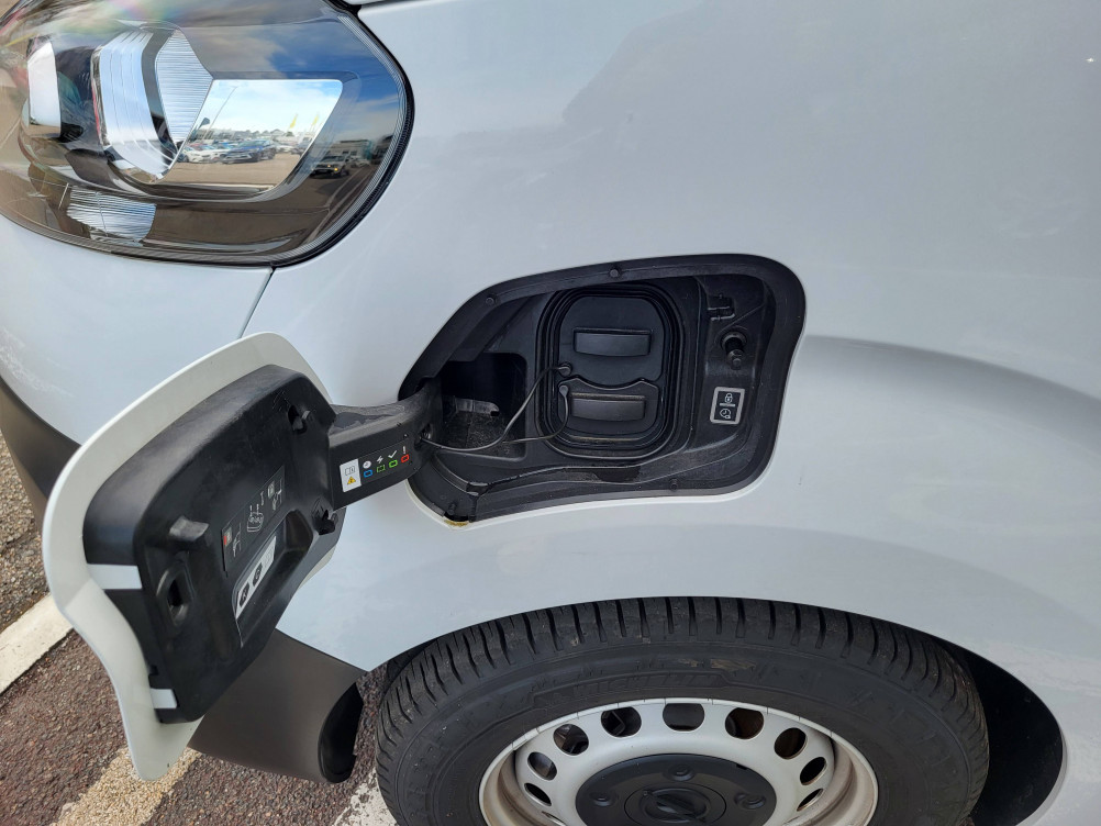 Acheter Opel Vivaro VIVARO-E FGN TAILLE M ELECTRIQUE 100 KW BATTERIE 75 KWH  4p neuf dans les concessions du Groupe Faurie