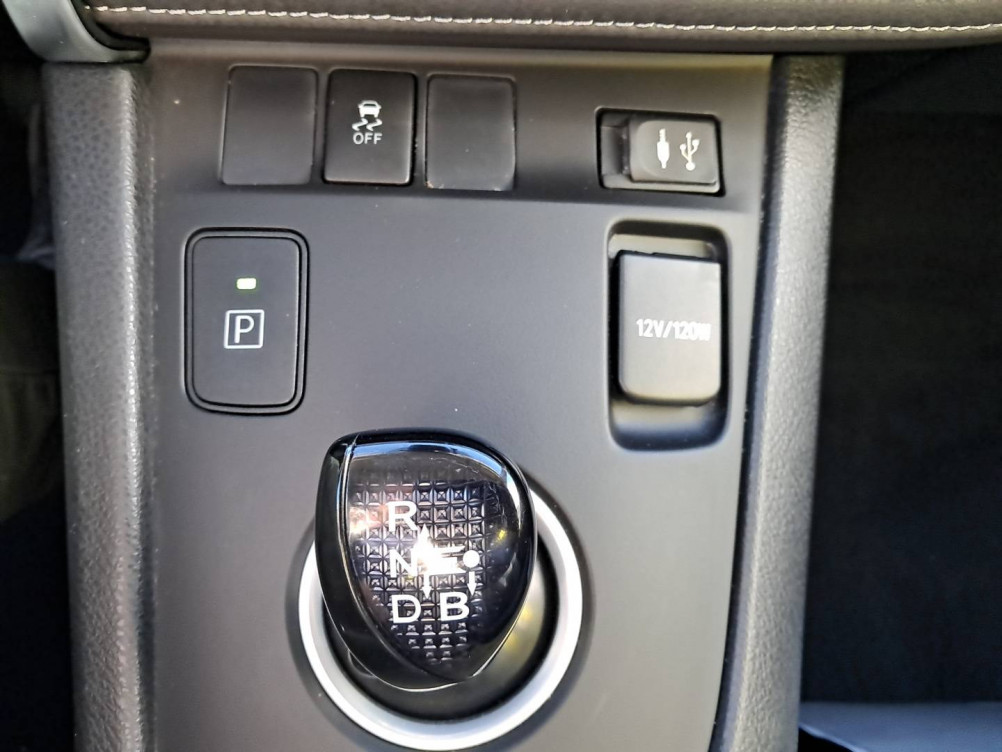 Acheter Toyota Auris Auris Hybride 136h Dynamic 5p occasion dans les concessions du Groupe Faurie