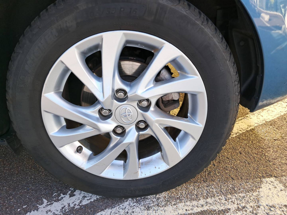 Acheter Toyota Auris Auris Hybride 136h Dynamic 5p occasion dans les concessions du Groupe Faurie