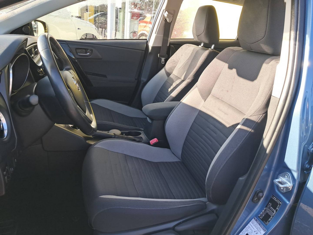Acheter Toyota Auris Auris Hybride 136h Dynamic 5p occasion dans les concessions du Groupe Faurie