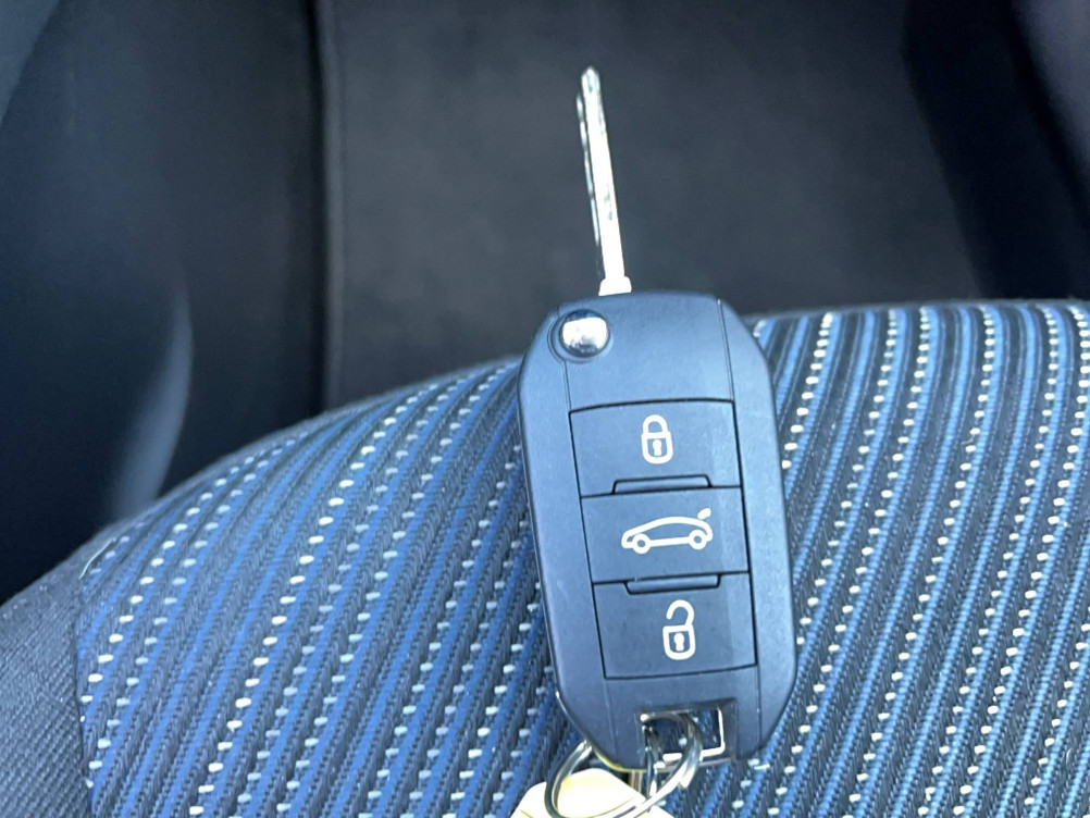 Acheter Opel Crossland X Crossland X 1.2 Turbo 110 ch Design 120 ans 5p occasion dans les concessions du Groupe Faurie