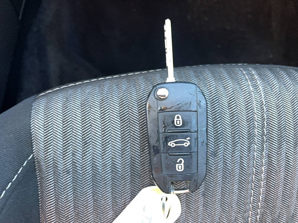 Acheter Opel Corsa Corsa 1.2 Turbo 100 ch BVM6 Elegance Business 5p occasion dans les concessions du Groupe Faurie