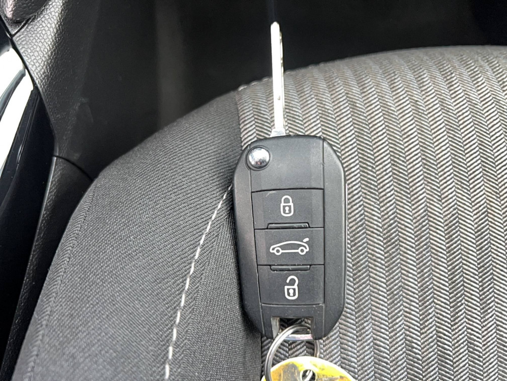 Acheter Opel Corsa Corsa 1.2 Turbo 100 ch BVM6 Elegance Business 5p occasion dans les concessions du Groupe Faurie