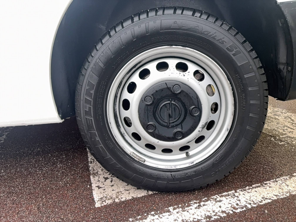 Acheter Opel Vivaro VIVARO FGN L2 2.0 DIESEL 120 CH PTAC AUGMENTE PACK CLIM 4p occasion dans les concessions du Groupe Faurie