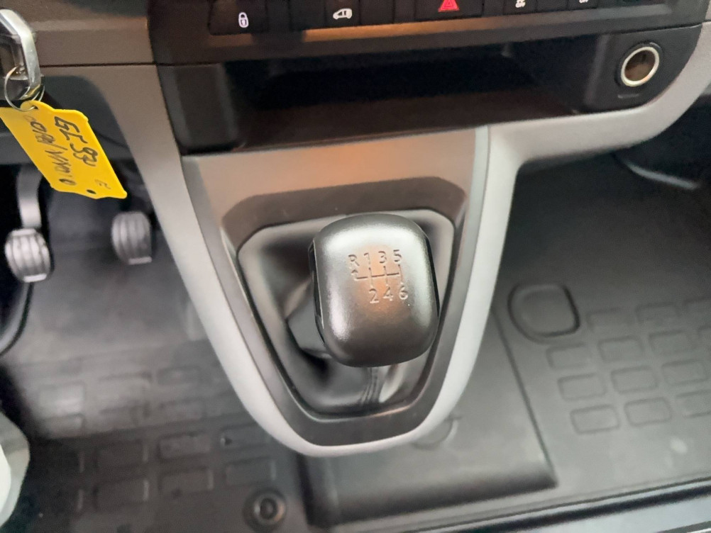 Acheter Opel Vivaro VIVARO FGN L2 2.0 DIESEL 120 CH PTAC AUGMENTE PACK CLIM 4p occasion dans les concessions du Groupe Faurie