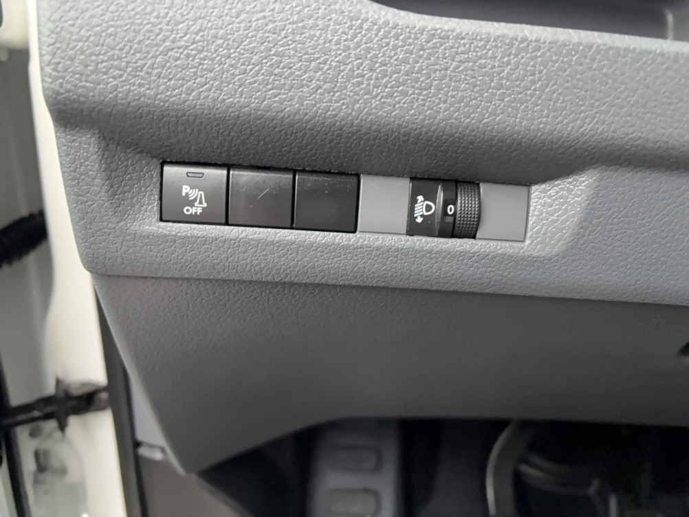 Acheter Opel Vivaro VIVARO FGN L2 2.0 DIESEL 120 CH PTAC AUGMENTE PACK CLIM 4p occasion dans les concessions du Groupe Faurie