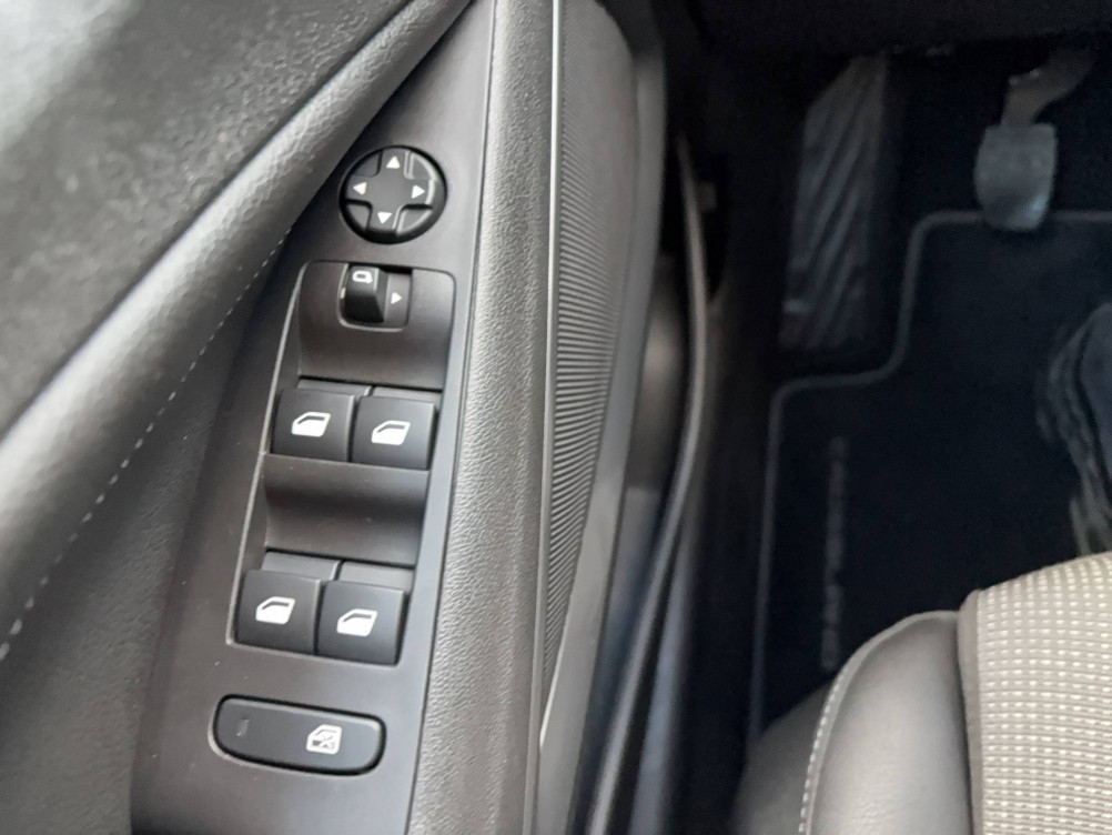 Acheter Opel Crossland Crossland 1.2 Turbo 110 ch BVM6 Elegance Business 5p occasion dans les concessions du Groupe Faurie