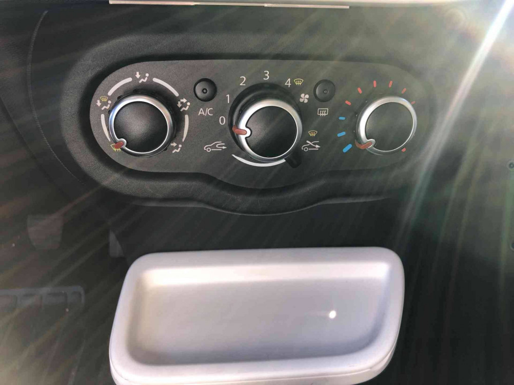 Acheter Renault Twingo 3 Twingo III 0.9 TCe 90 Energy E6C Intens 5p occasion dans les concessions du Groupe Faurie