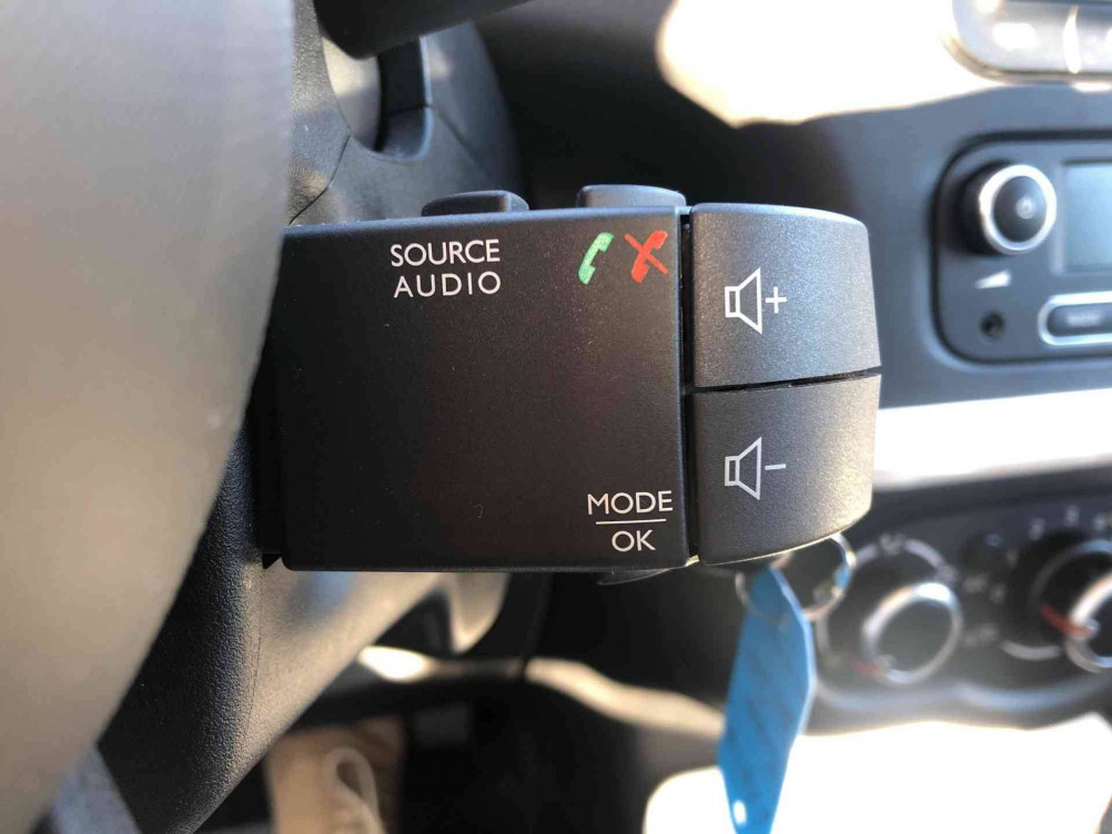 Acheter Renault Twingo 3 Twingo III 0.9 TCe 90 Energy E6C Intens 5p occasion dans les concessions du Groupe Faurie