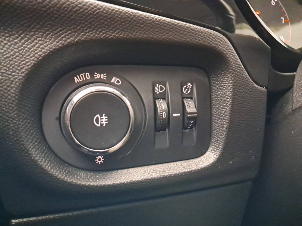 Acheter Opel Corsa Corsa 1.2 75 ch BVM5 Elegance Business 5p occasion dans les concessions du Groupe Faurie