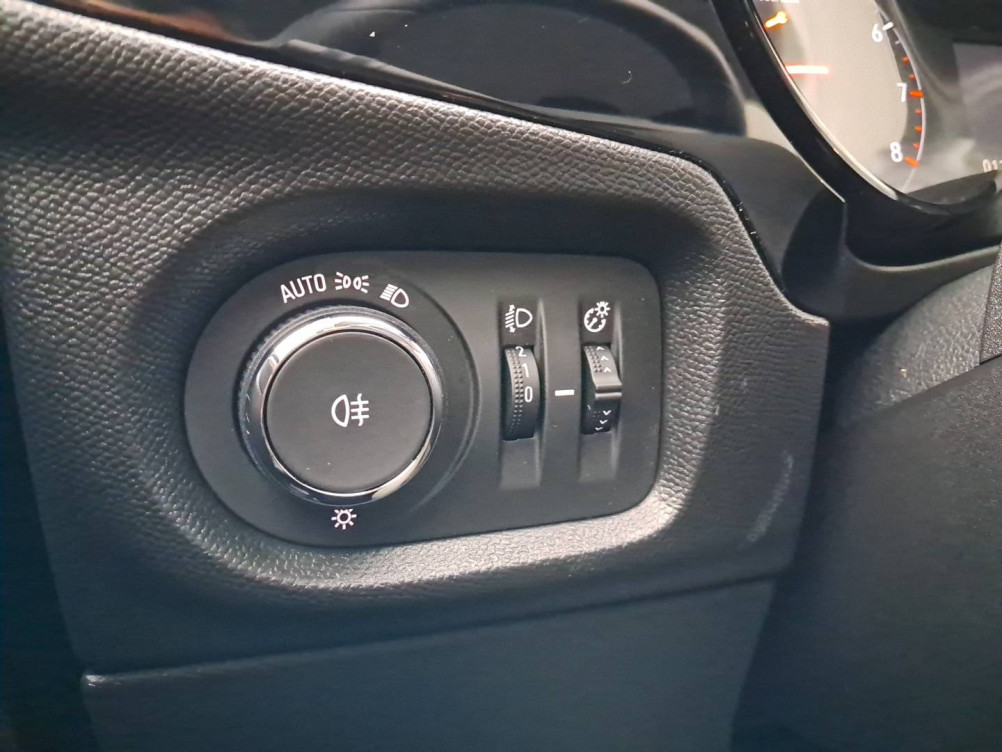 Acheter Opel Corsa Corsa 1.2 75 ch BVM5  5p occasion dans les concessions du Groupe Faurie