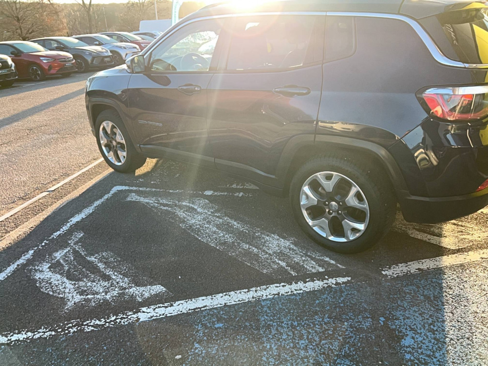 Acheter Jeep Compass Compass 1.6 I MultiJet II 120 ch BVM6 Limited 5p occasion dans les concessions du Groupe Faurie