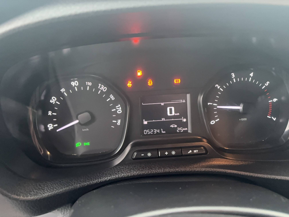 Acheter Opel Vivaro VIVARO FGN L2 2.0 DIESEL 120 CH PTAC AUGMENTE PACK CLIM 4p occasion dans les concessions du Groupe Faurie