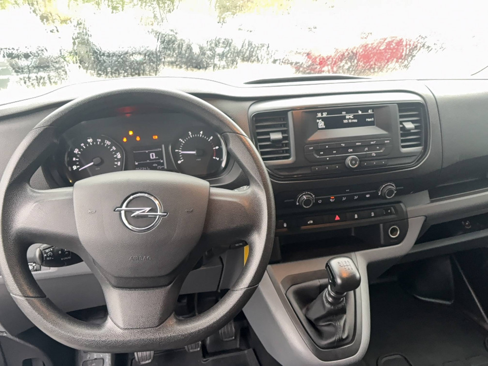 Acheter Opel Vivaro VIVARO FGN L2 2.0 DIESEL 120 CH PTAC AUGMENTE PACK CLIM 4p occasion dans les concessions du Groupe Faurie