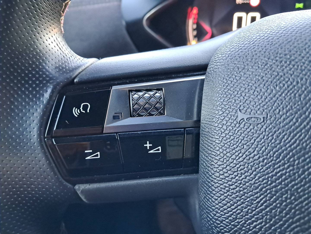 Acheter Ds Ds3 Crossback DS3 Crossback BlueHDi 100 BVM6 Performance Line 5p occasion dans les concessions du Groupe Faurie