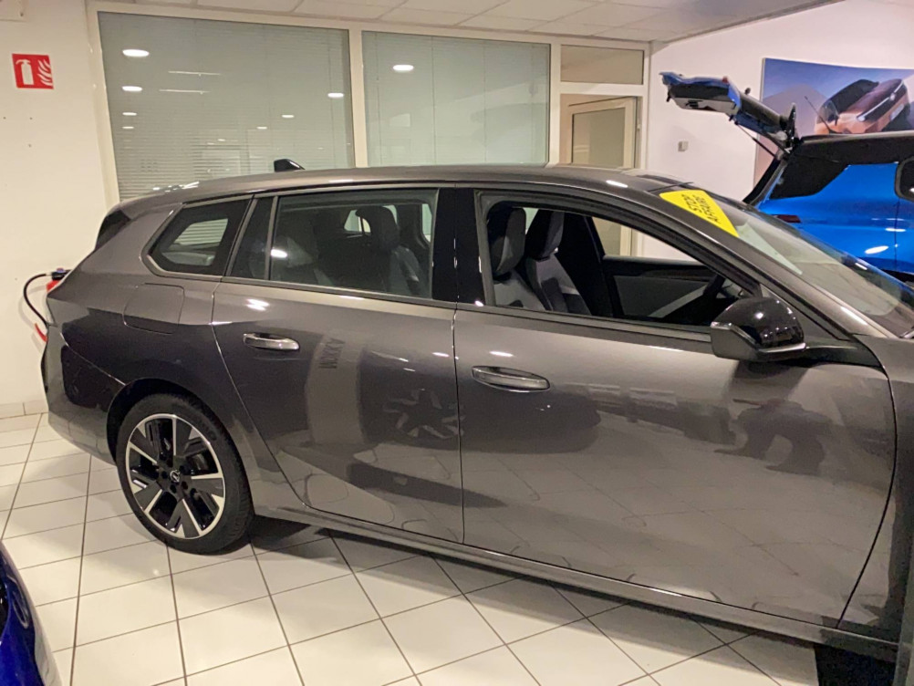 Acheter Opel Astra Sports Tourer Astra Sports Tourer Electrique 156 ch & Batterie 54 kWh  5p neuf dans les concessions du Groupe Faurie