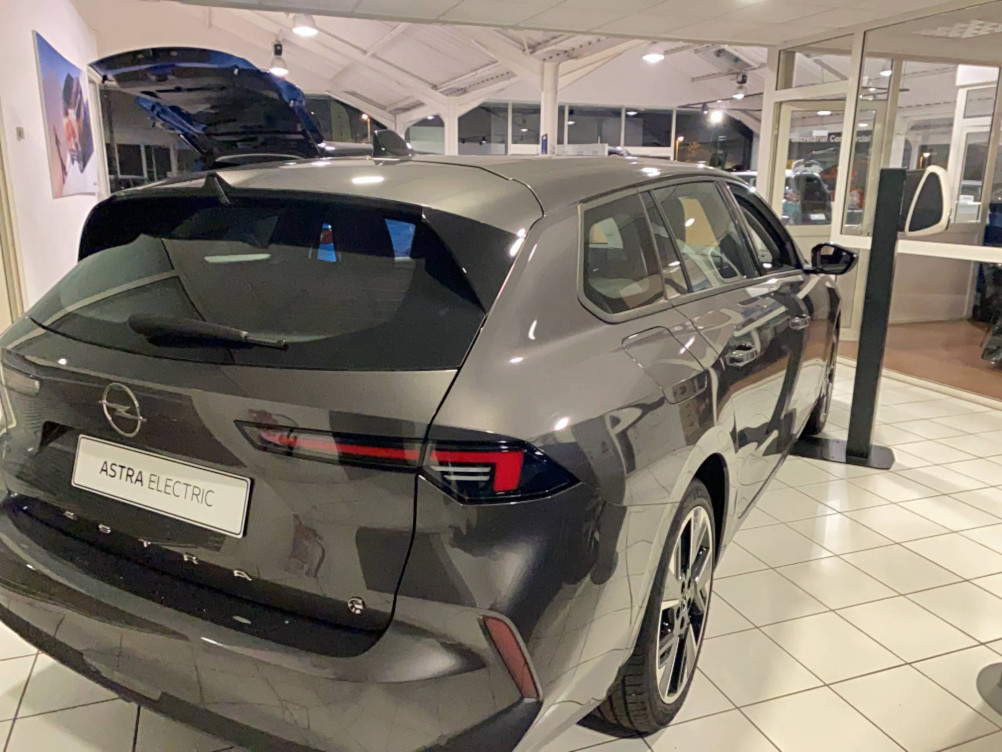 Acheter Opel Astra Sports Tourer Astra Sports Tourer Electrique 156 ch & Batterie 54 kWh  5p neuf dans les concessions du Groupe Faurie