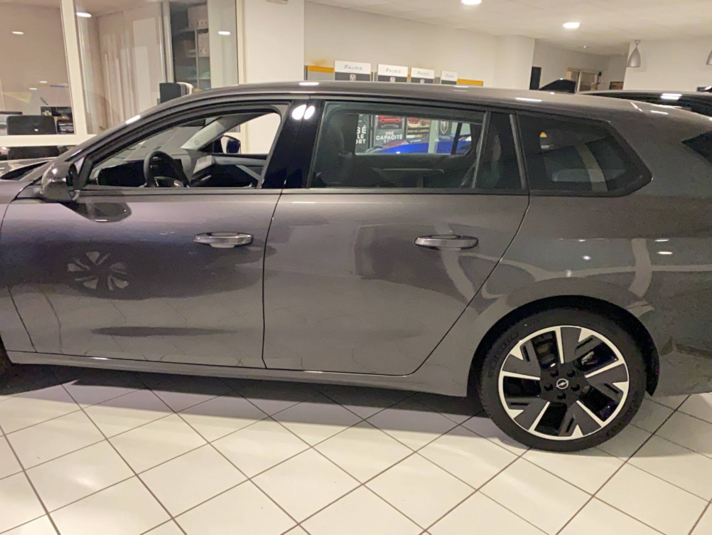 Acheter Opel Astra Sports Tourer Astra Sports Tourer Electrique 156 ch & Batterie 54 kWh  5p neuf dans les concessions du Groupe Faurie