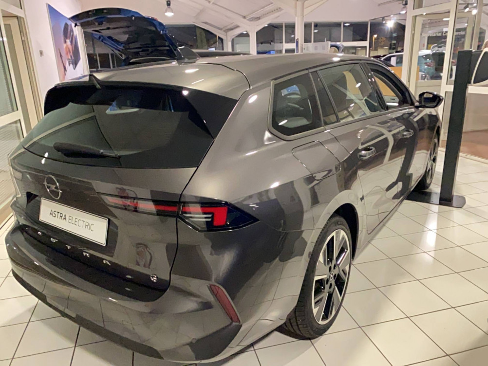 Acheter Opel Astra Sports Tourer Astra Sports Tourer Electrique 156 ch & Batterie 54 kWh  5p neuf dans les concessions du Groupe Faurie