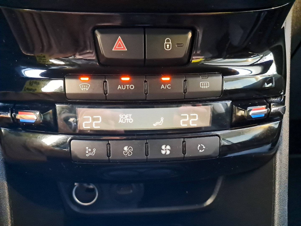 Acheter Peugeot 2008 2008 PureTech 110ch S&S BVM6 Signature 5p occasion dans les concessions du Groupe Faurie