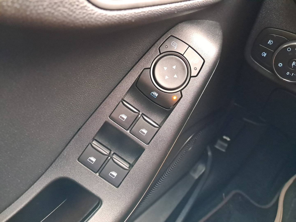 Acheter Ford Fiesta Fiesta 1.0 EcoBoost 125 ch S&S mHEV BVM6 ST-Line X 5p occasion dans les concessions du Groupe Faurie