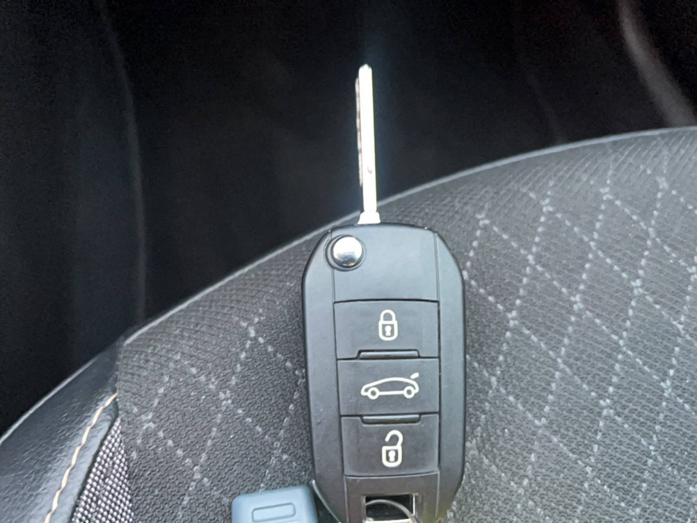 Acheter Opel Grandland Grandland 1.2 Turbo 130 ch Elegance Business 5p occasion dans les concessions du Groupe Faurie