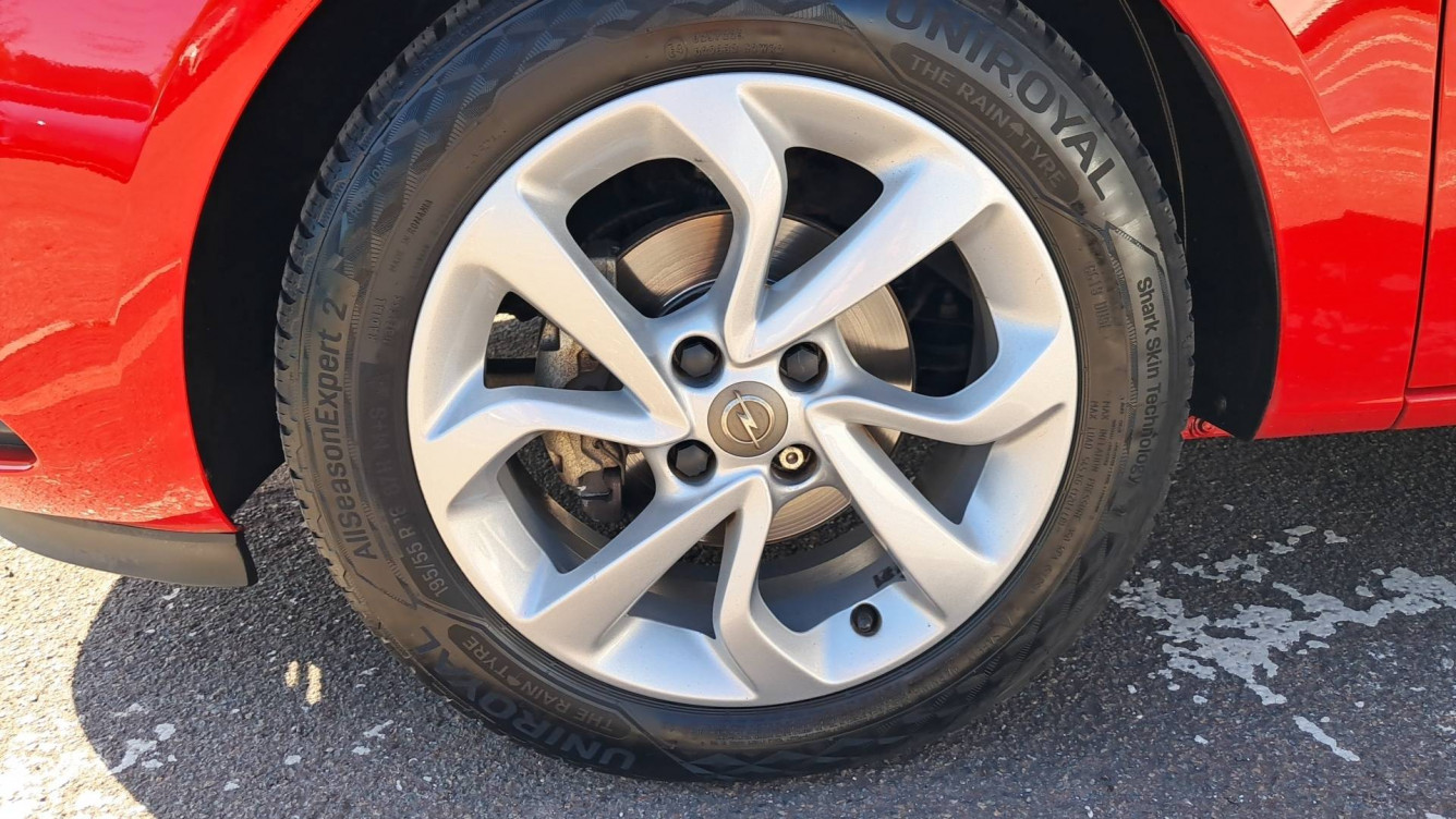 Acheter Opel Corsa Corsa 1.4 90 ch Design 120 ans 5p occasion dans les concessions du Groupe Faurie