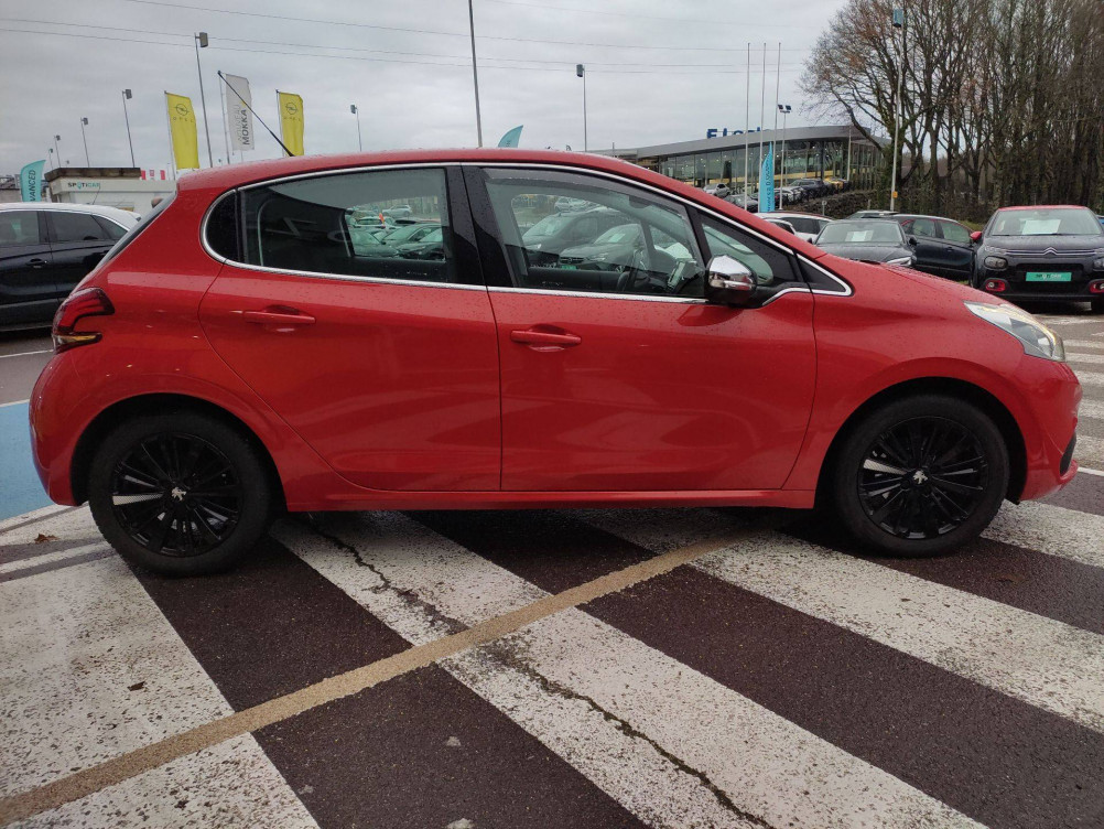 Acheter Peugeot 208 208 1.2 PureTech 110ch S&S BVM5 Allure 5p occasion dans les concessions du Groupe Faurie