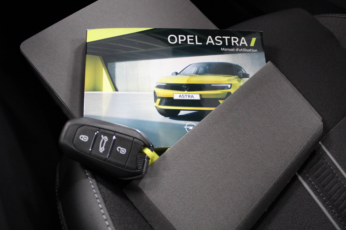 Acheter Opel Astra Astra Hybrid 180 ch BVA8 GS Line 5p occasion dans les concessions du Groupe Faurie